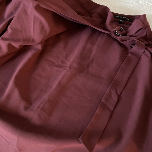 Banana Republic OLX Belted Mock Wrap Skirt, Dark Cherry Size: 6 NWT - Picture 6 of 7